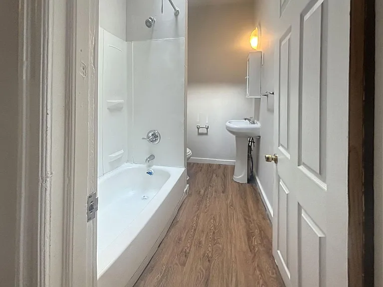 5637 Lansdowne Ave — Photo 6