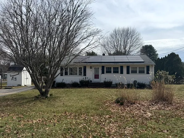 536 North Ave, Rochester, MA 02770