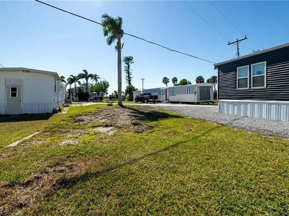 16978 Captains Dr, Bokeelia, FL 33922