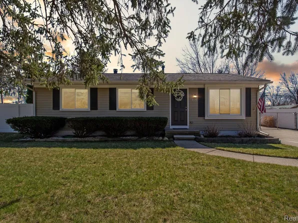 2176 Jarman Dr, Troy, MI 48085