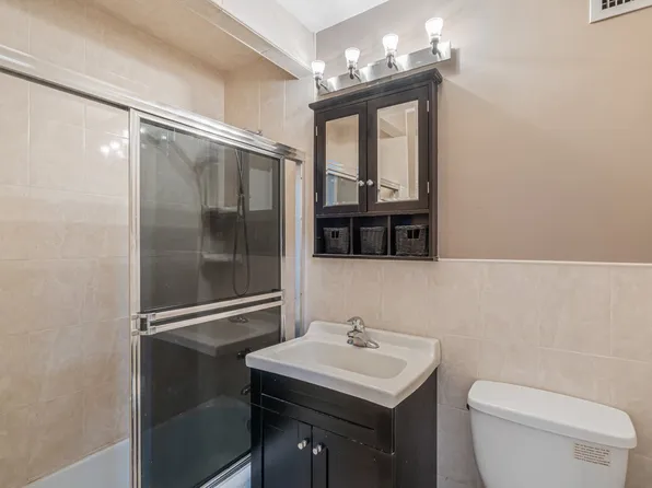 61-20 Grand Cent Parkway image 12 of 18