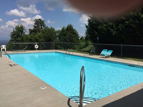 2nd image of 267-D Laurel Ln