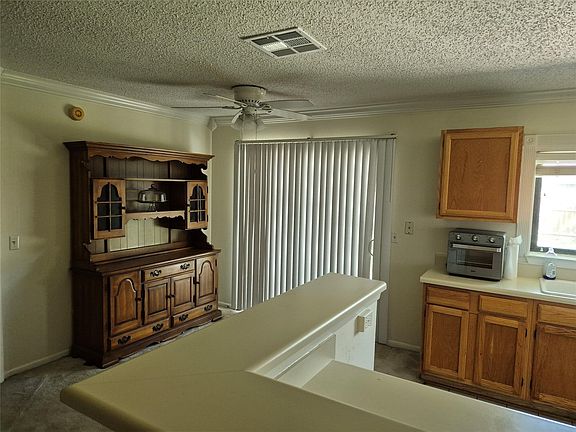 5th image of 3707 Helen Ln