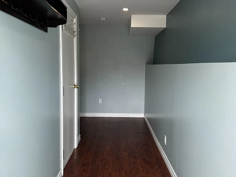34 Engel Cres #A — Photo 3