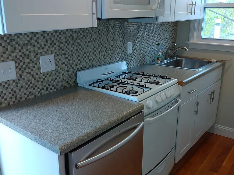 12 Colbert St #3 — Photo 5