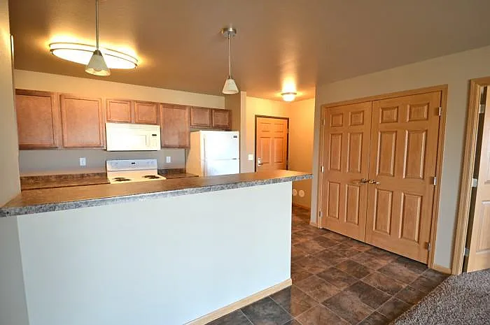Sidney Apartments — Photo 41