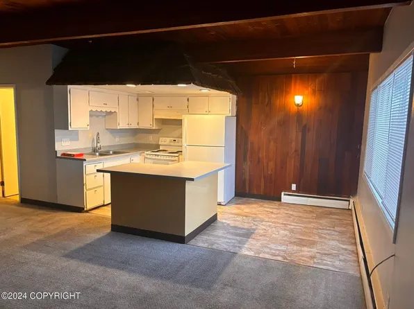 808 W 29th Place, 808 W 29th Pl APT 5, Anchorage, AK 99503