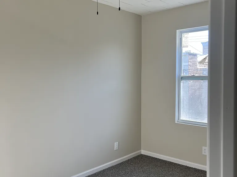 569 3rd St #2 — Photo 9