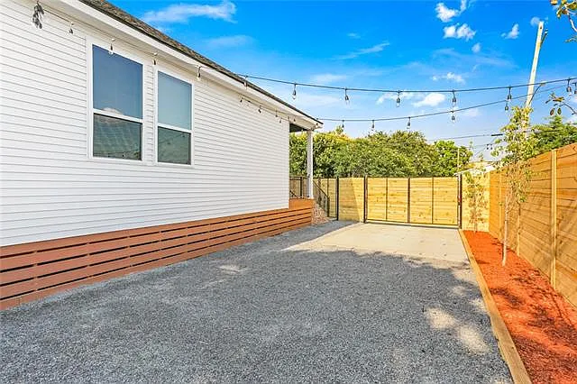 6238 Baccich St — Photo 15