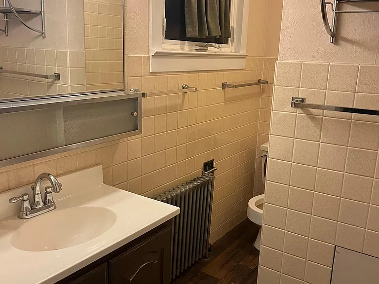 341 Main St #1 — Photo 4