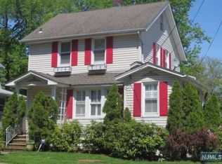 43 Thompson St, Dumont, NJ 07628