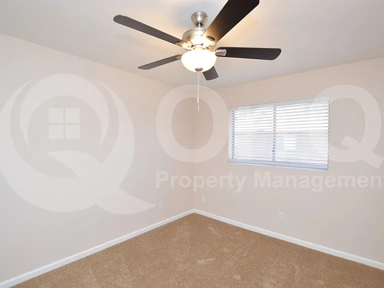 1418 E Knoll Cir #3 — Photo 10