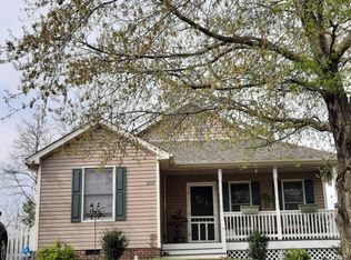 2104 Mosley St, Waynesboro, VA 22980