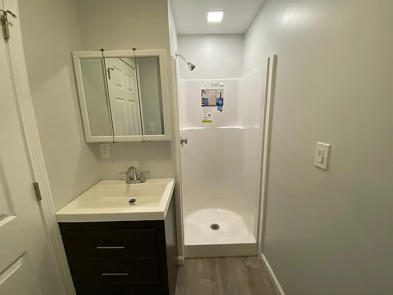 198 Congress Ave #3 — Photo 11