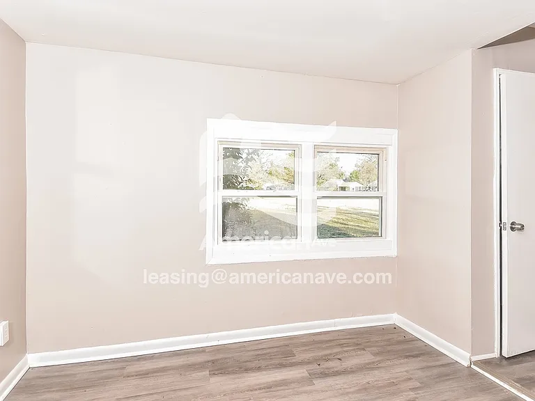 2079827_009_wm_-_bedroom_13443665.jpg