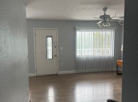 11226 82nd Ave N, Seminole, FL
