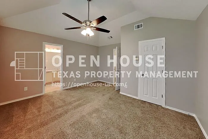 1015 Tyler James Dr — Photo 9