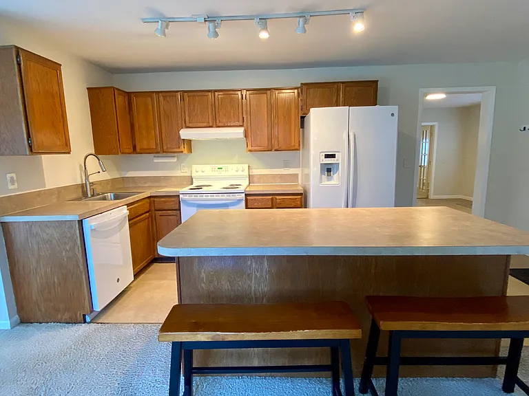 504-506 SW Primrose St — Photo 6