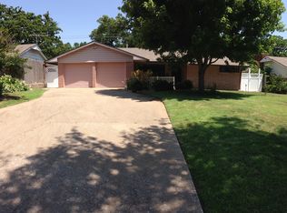 5603 NW 37th St, Warr Acres, OK 73122