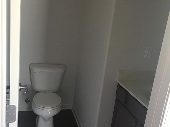 5th image of 408 Penny Ln