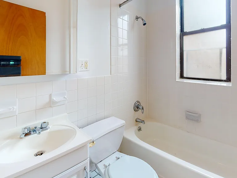 309 E 90th St #12 — Photo 5