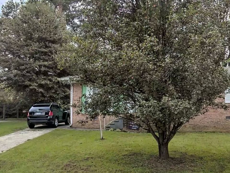 2nd image of 2715 Somerton Dr
