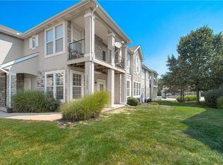 15935 S Crestview Dr, Olathe, KS 66062