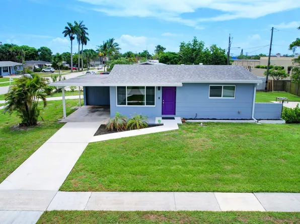 148 Cayman Drive, Palm Springs, FL 33461