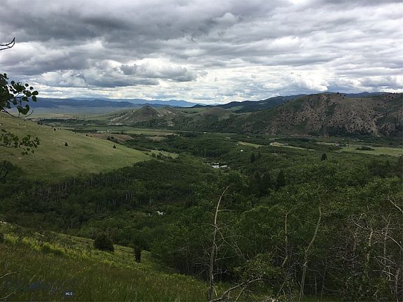 2nd image of 31 Bear Paw Trl