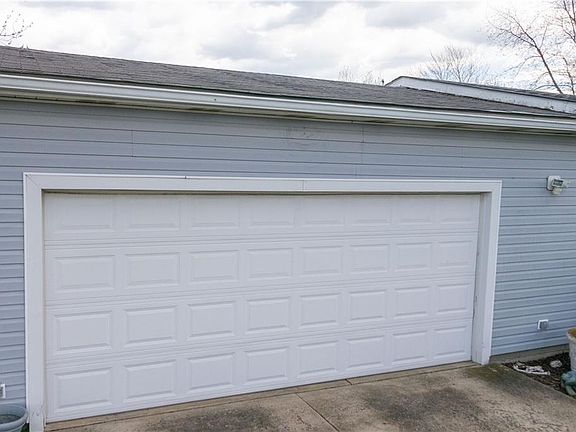 3rd image of 9936 William Henry Dr