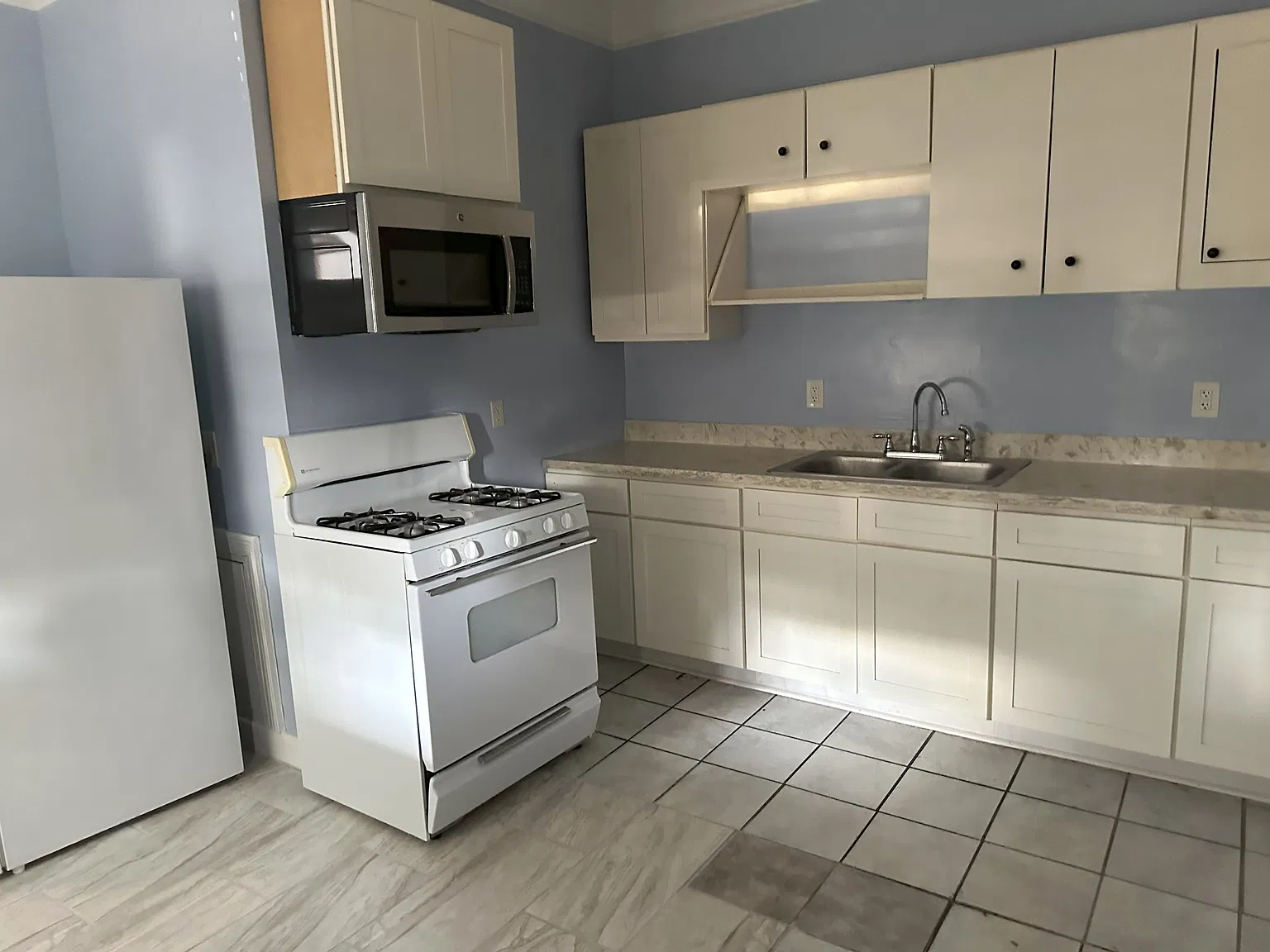 1 bed, 660 sqft, $900 — Photo 2