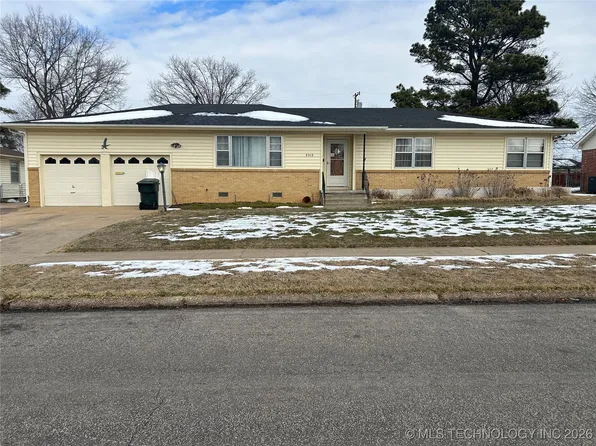 2512 Hilltop Ave, Muskogee, OK 74403