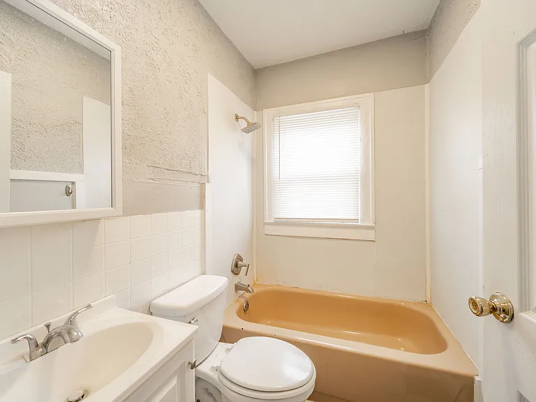 4031 Boulevard Pl — Photo 16