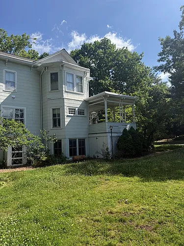 207 Lake Ave #B Photo 1
