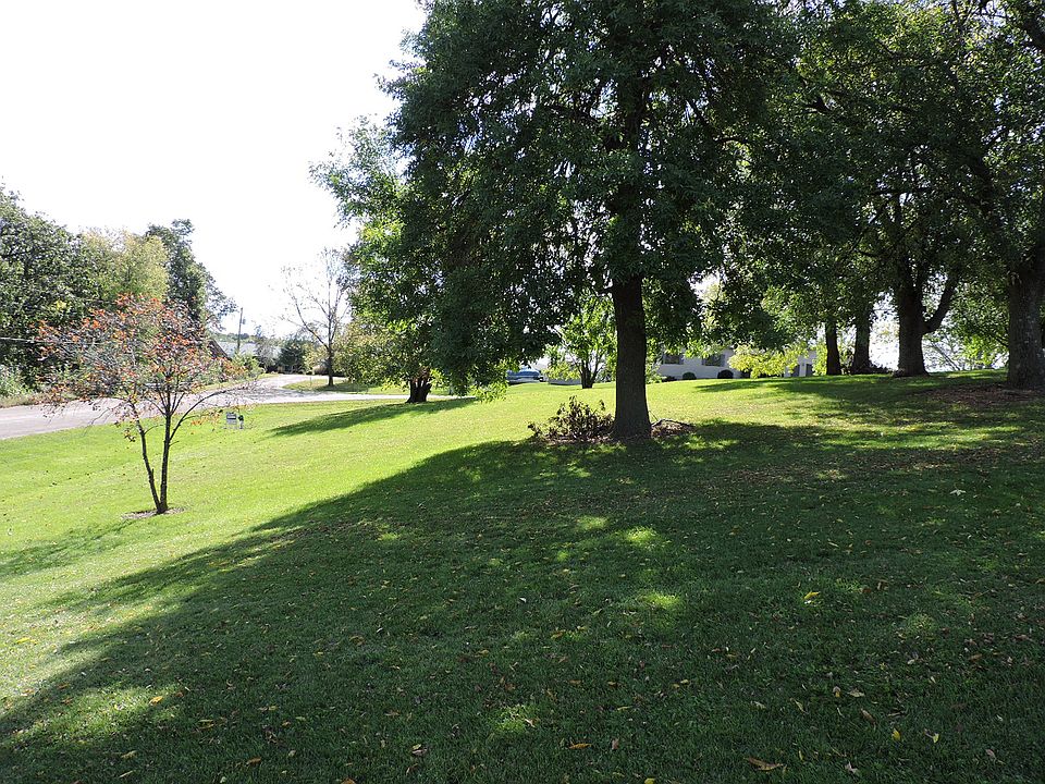 2nd image of 2232 Eunice Dr