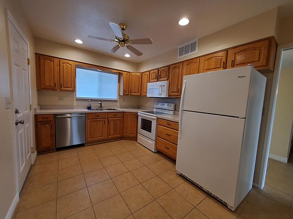 4th image of 10926 W El Capitan Cir