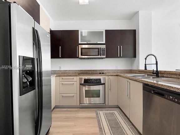 4th image of 500 NE 29th St APT 605