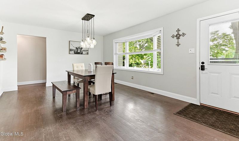 5th image of 28 Lee Avenue