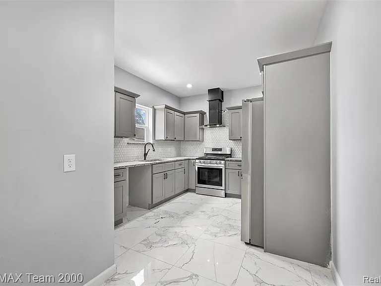 3330 Woodside St — Photo 8
