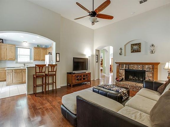 5th image of 1312 McEntire Ct