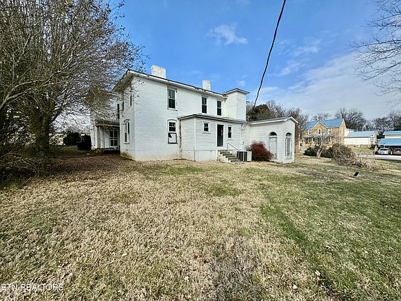 5th image of 1607 Depot St