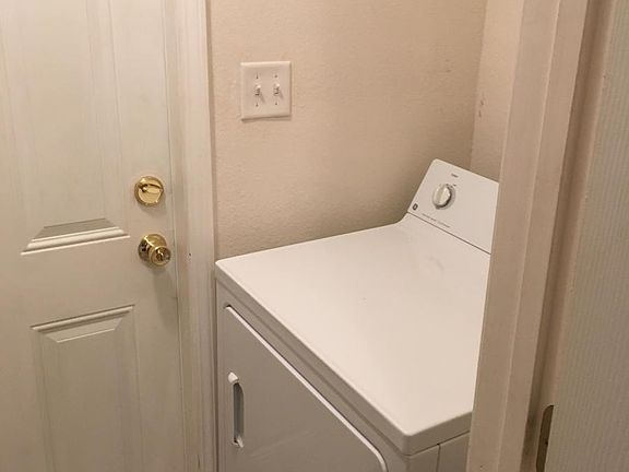 3rd image of 2628 6th Ave