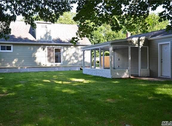 3rd image of 1112 Lakeshore Dr