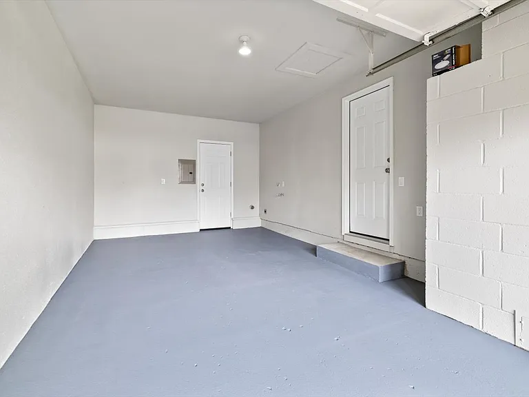 2556 Hill St SE — Photo 9
