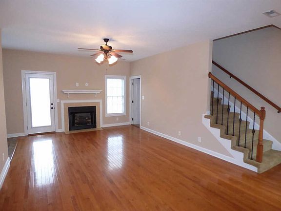 3rd image of 1396 Langdale Ct