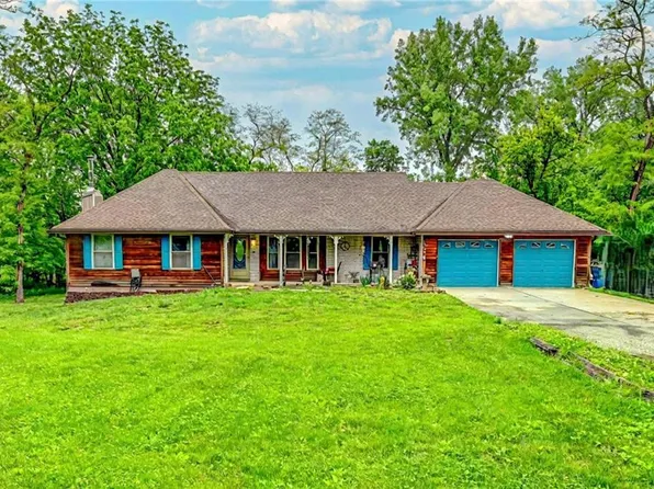 19490 Countryside Cir, Weston, MO 64098
