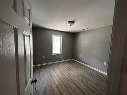 2 bed, 1.0 bath, 806 sqft, $1,150 — Photo 3