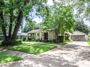 185 E Circuit Dr, Beaumont, TX 77706
