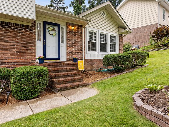 3rd image of 7220 Fairington Cir