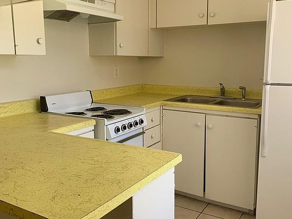 2nd image of 2565 Lynnwood St APT 28